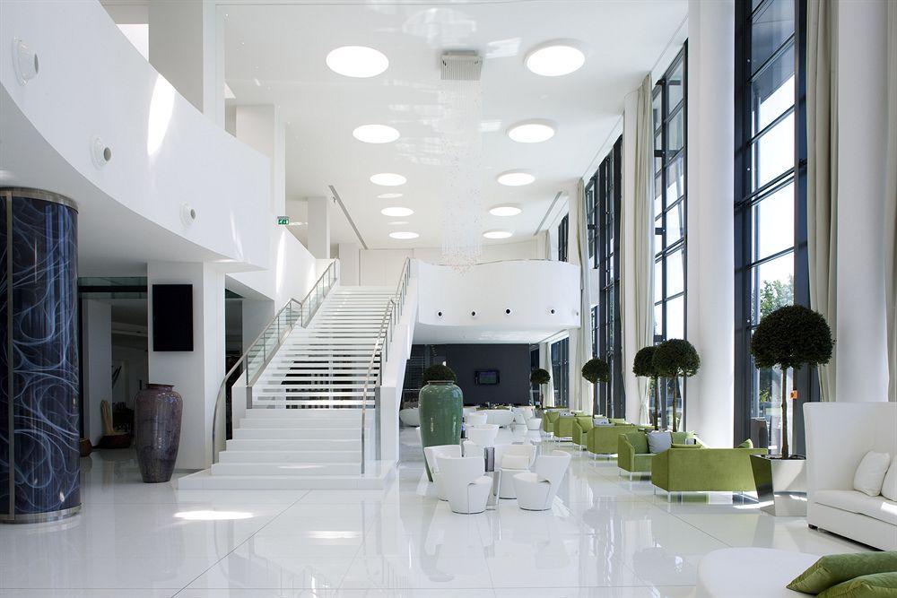 Melia Braga Hotel & Spa Интерьер фото The lobby of the new building