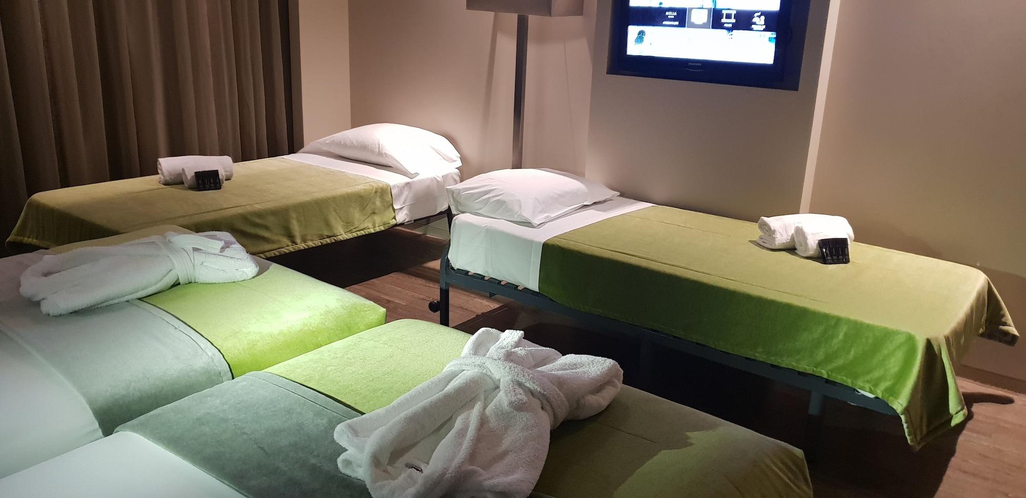 Melia Braga Hotel & Spa Экстерьер фото A room at the hotel