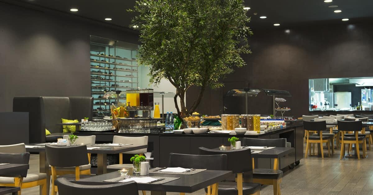 Melia Braga Hotel & Spa Экстерьер фото The lounge at the airport