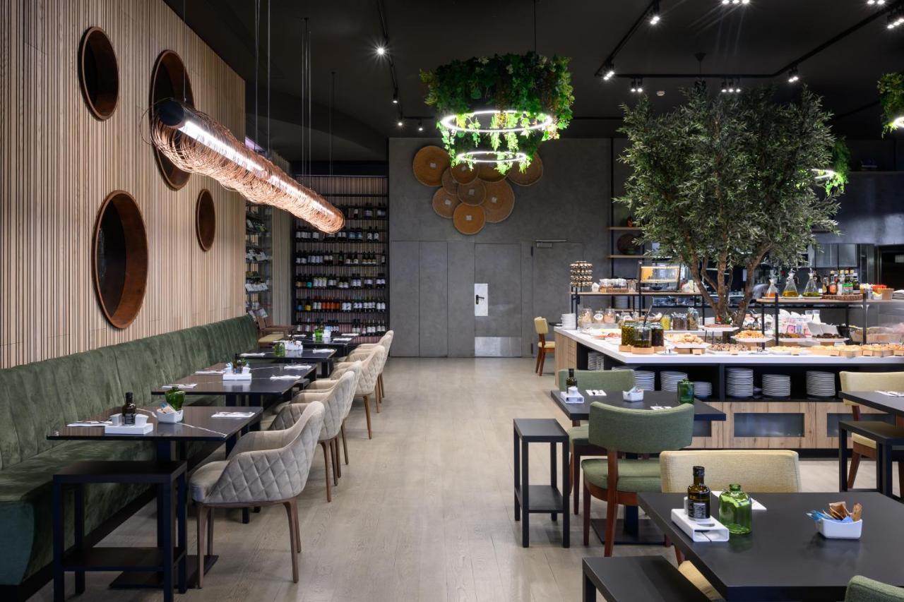 Melia Braga Hotel & Spa Экстерьер фото Restaurant interior