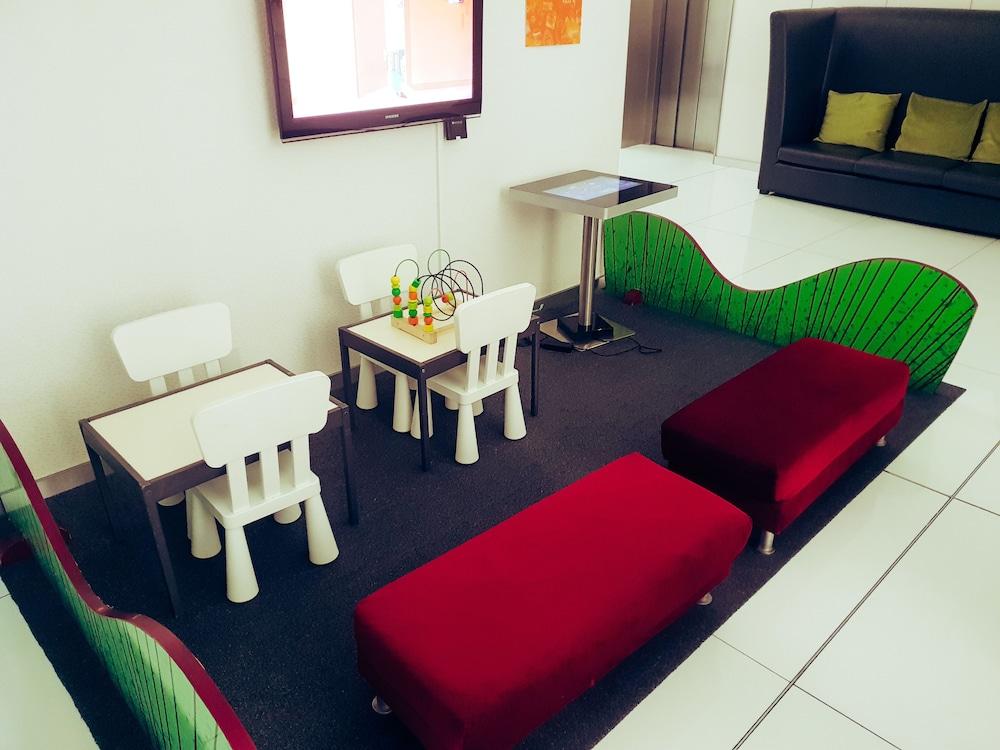 Melia Braga Hotel & Spa Экстерьер фото The interior of a typical McDonald's PlayPlace