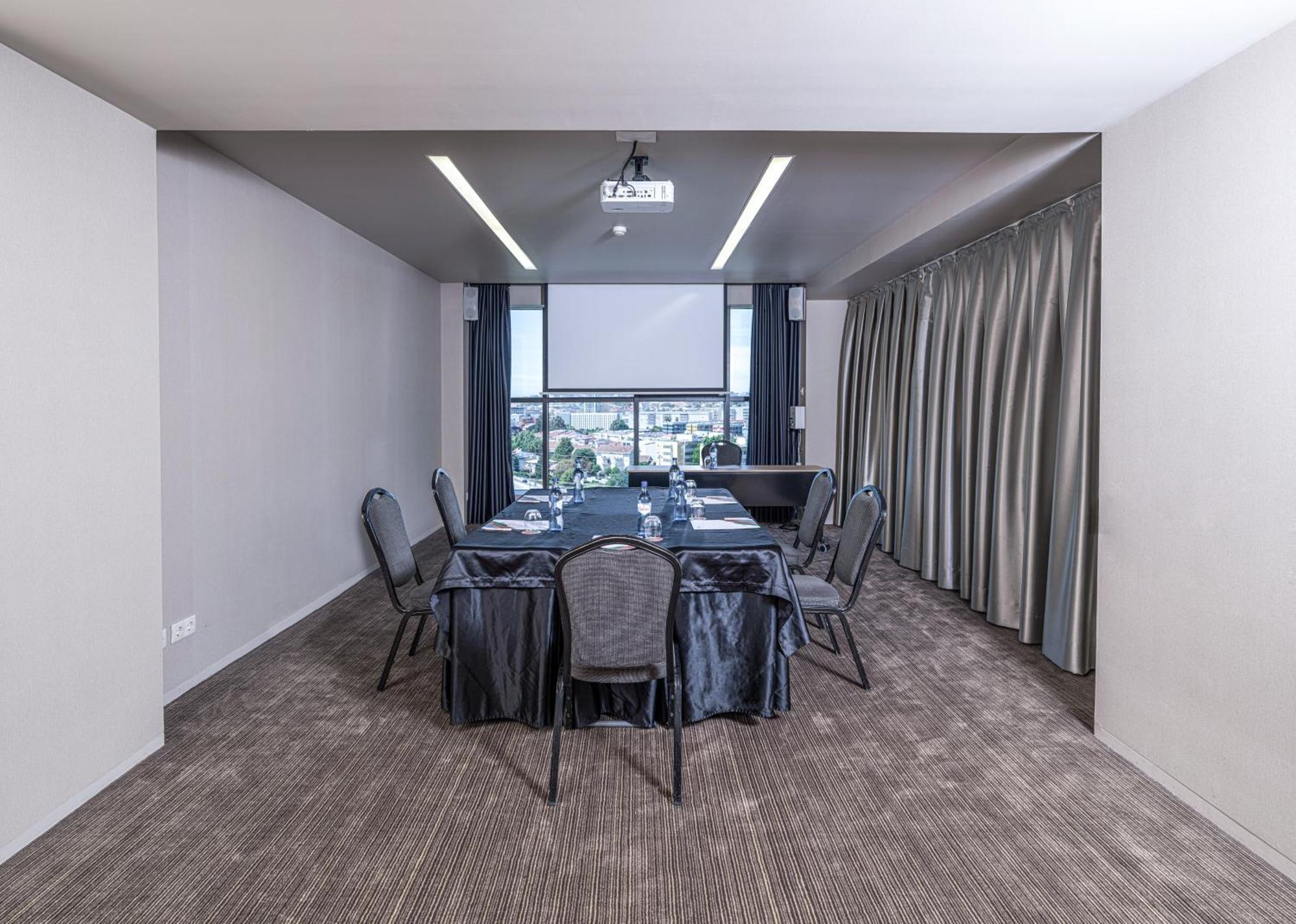 Melia Braga Hotel & Spa Экстерьер фото Meeting room