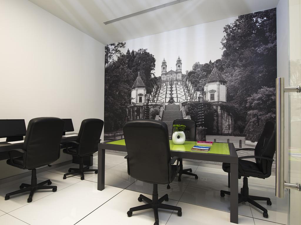 Melia Braga Hotel & Spa Экстерьер фото Office interior