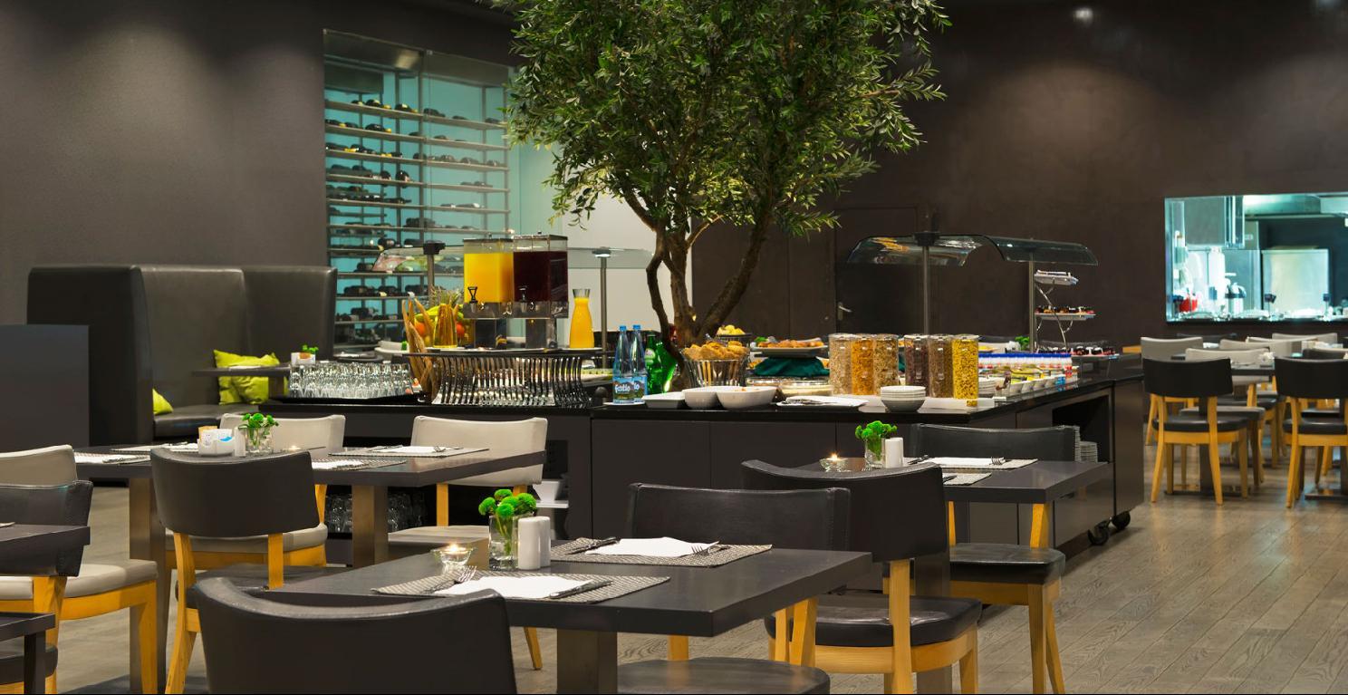 Melia Braga Hotel & Spa Экстерьер фото The restaurant