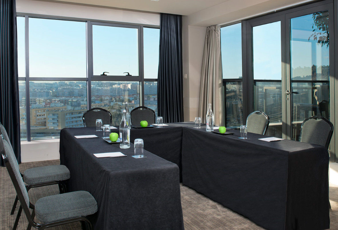 Melia Braga Hotel & Spa Экстерьер фото Meeting room